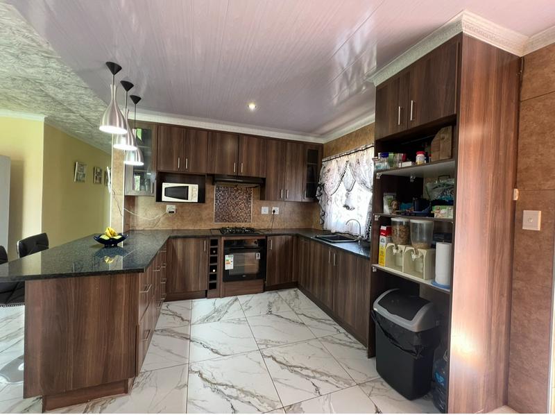 To Let 4 Bedroom Property for Rent in Kathu Northern Cape